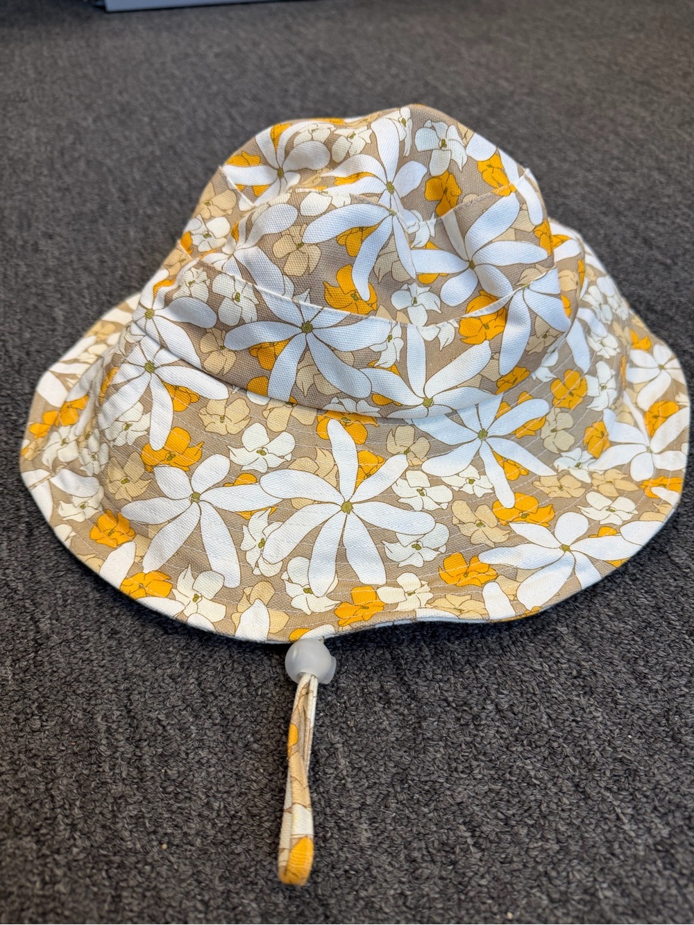 Fighting Eel Floral Bucket Hat - White, Yellow & Tan